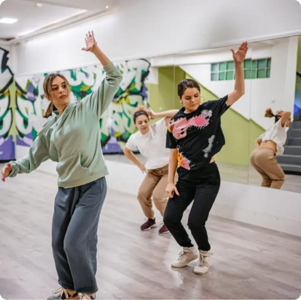 Dance studio software for Automates the notification process